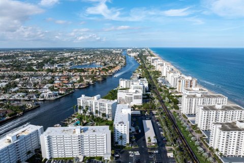 Condo in Highland Beach, Florida, 2 bedrooms  № 2027103 - photo 3