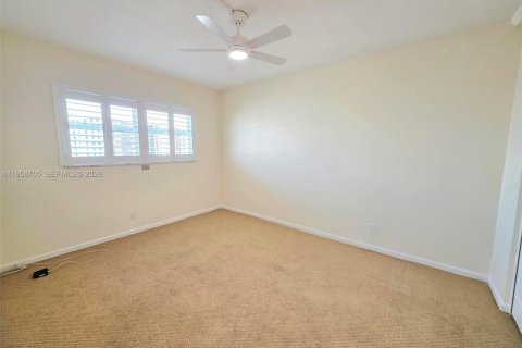 Condo in Highland Beach, Florida, 2 bedrooms  № 2027103 - photo 24