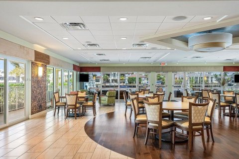 Condo in Highland Beach, Florida, 2 bedrooms  № 2027103 - photo 14