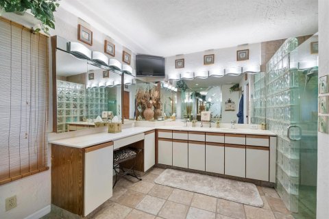 Купить виллу или дом в Корал-Спрингс, Флорида 3 комнаты, 246.47м2, № 2077588 - фото 21