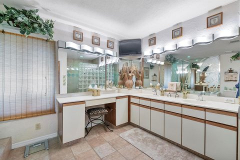Купить виллу или дом в Корал-Спрингс, Флорида 3 комнаты, 246.47м2, № 2077588 - фото 20
