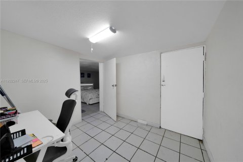 Townhouse in Miami Gardens, Florida 3 bedrooms, 130.99 sq.m. № 1990815 - photo 7