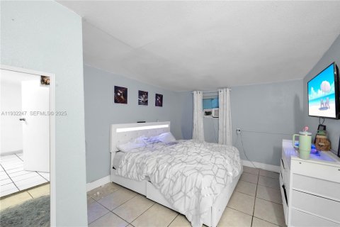 Townhouse in Miami Gardens, Florida 3 bedrooms, 130.99 sq.m. № 1990815 - photo 8