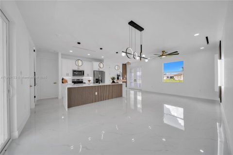 House in Lehigh Acres, Florida 3 bedrooms, 130.62 sq.m. № 1952661 - photo 17