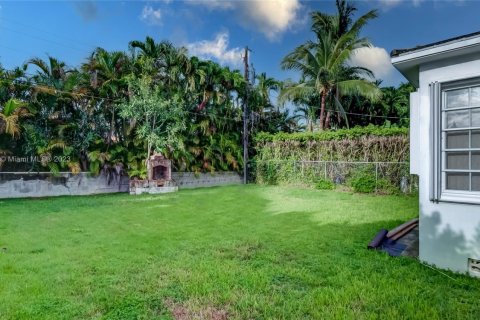 House in Miami Beach, Florida 3 bedrooms, 158.12 sq.m. № 2012722 - photo 29