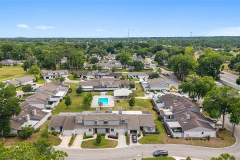 Townhouse in Ocala, Florida 3 bedrooms, 165.18 sq.m. № 2217787 - photo 6