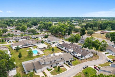 Townhouse in Ocala, Florida 3 bedrooms, 165.18 sq.m. № 2217787 - photo 7