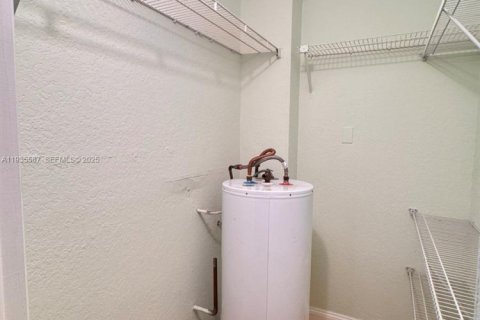 Condominio en alquiler en Doral, Florida, 1 dormitorio, 75.25 m2 № 1993717 - foto 13