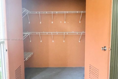 Condominio en alquiler en Doral, Florida, 1 dormitorio, 75.25 m2 № 1993717 - foto 18