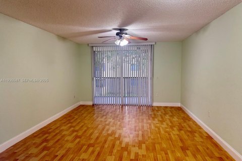 Condominio en alquiler en Doral, Florida, 1 dormitorio, 75.25 m2 № 1993717 - foto 5