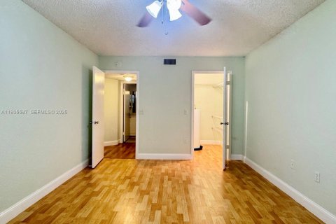 Condominio en alquiler en Doral, Florida, 1 dormitorio, 75.25 m2 № 1993717 - foto 11