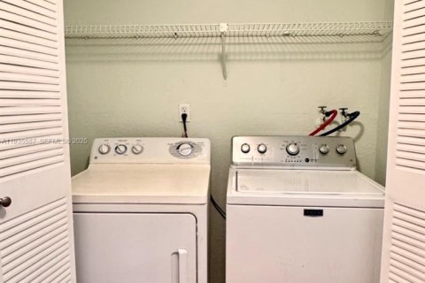 Condominio en alquiler en Doral, Florida, 1 dormitorio, 75.25 m2 № 1993717 - foto 7