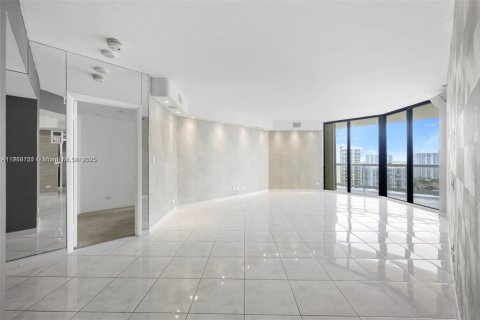 Copropriété à vendre à Aventura, Floride: 2 chambres, 150.69 m2 № 1965925 - photo 6
