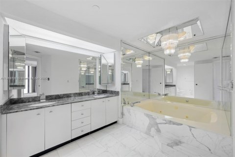 Copropriété à vendre à Aventura, Floride: 2 chambres, 150.69 m2 № 1965925 - photo 15