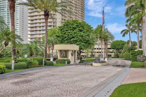 Copropriété à vendre à Aventura, Floride: 2 chambres, 150.69 m2 № 1965925 - photo 25