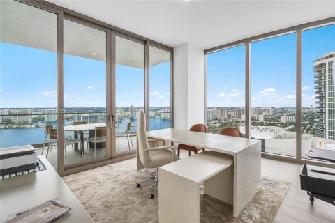Condominio en venta en Sunny Isles Beach, Florida, 4 dormitorios № 1989052 - foto 25