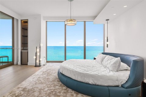 Condominio en venta en Sunny Isles Beach, Florida, 4 dormitorios № 1989052 - foto 18