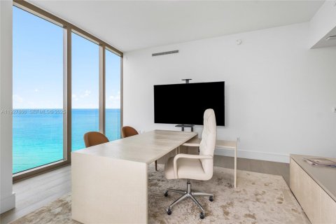 Condominio en venta en Sunny Isles Beach, Florida, 4 dormitorios № 1989052 - foto 26