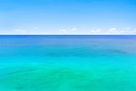 Condominio en venta en Sunny Isles Beach, Florida, 4 dormitorios № 1989052 - foto 6