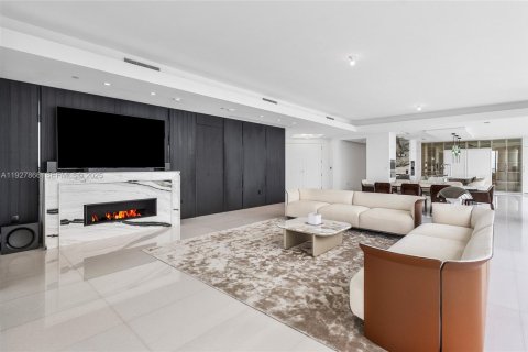 Condominio en venta en Sunny Isles Beach, Florida, 4 dormitorios № 1989052 - foto 10