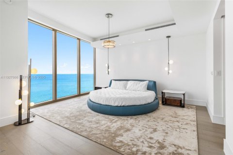 Condominio en venta en Sunny Isles Beach, Florida, 4 dormitorios № 1989052 - foto 17