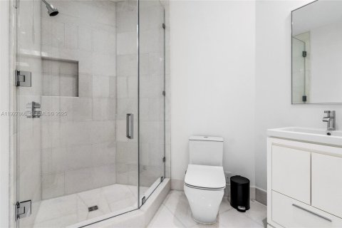 Condominio en venta en Sunny Isles Beach, Florida, 4 dormitorios № 1989052 - foto 24