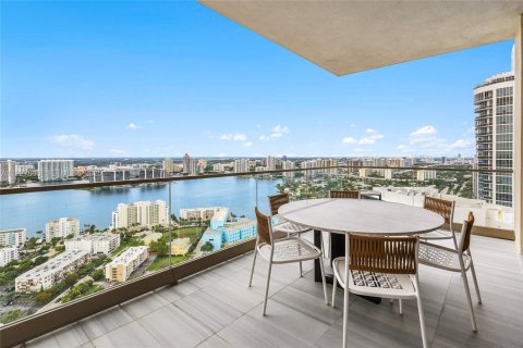 Condominio en venta en Sunny Isles Beach, Florida, 4 dormitorios № 1989052 - foto 30