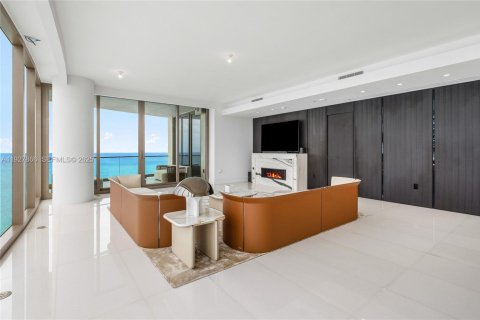 Condominio en venta en Sunny Isles Beach, Florida, 4 dormitorios № 1989052 - foto 9