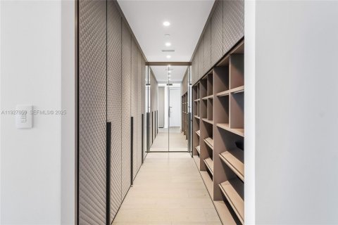 Condominio en venta en Sunny Isles Beach, Florida, 4 dormitorios № 1989052 - foto 19