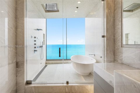 Condominio en venta en Sunny Isles Beach, Florida, 4 dormitorios № 1989052 - foto 22
