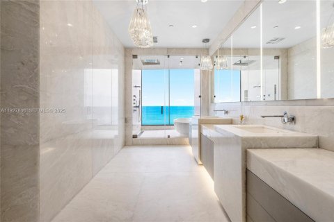 Condominio en venta en Sunny Isles Beach, Florida, 4 dormitorios № 1989052 - foto 21