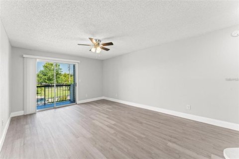 Condo in Orlando, Florida, 2 bedrooms № 2108506 - photo 4
