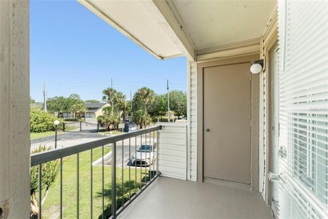 Condo in Orlando, Florida, 2 bedrooms № 2108506 - photo 13