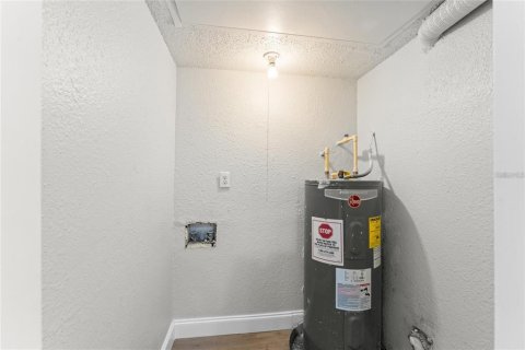 Condo in Orlando, Florida, 2 bedrooms № 2108506 - photo 12