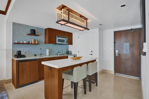 Снять в аренду кондоминиум в Майами-Бич, Флорида 1 спальня, 61.5м2, № 2052370 - фото 2