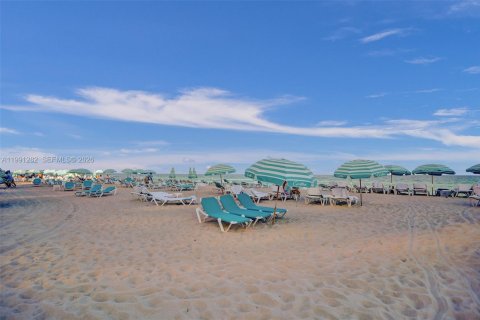 Снять в аренду кондоминиум в Майами-Бич, Флорида 1 спальня, 61.5м2, № 2052370 - фото 14