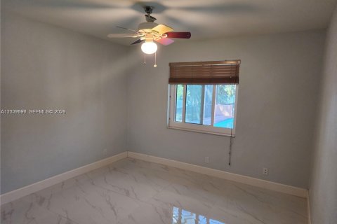 Villa ou maison à louer à Coral Springs, Floride: 5 chambres, 234.86 m2 № 2424813 - photo 24