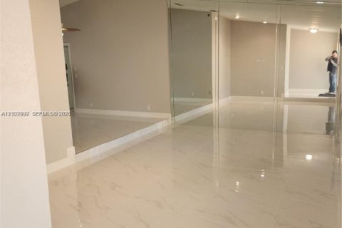 Villa ou maison à louer à Coral Springs, Floride: 5 chambres, 234.86 m2 № 2424813 - photo 5