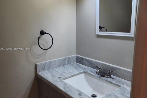 Villa ou maison à louer à Coral Springs, Floride: 5 chambres, 234.86 m2 № 2424813 - photo 28