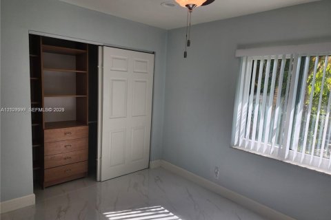 Villa ou maison à louer à Coral Springs, Floride: 5 chambres, 234.86 m2 № 2424813 - photo 25