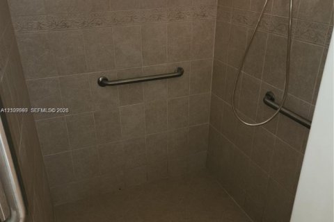 Villa ou maison à louer à Coral Springs, Floride: 5 chambres, 234.86 m2 № 2424813 - photo 19
