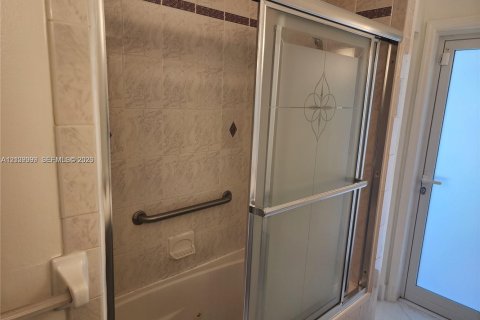 Villa ou maison à louer à Coral Springs, Floride: 5 chambres, 234.86 m2 № 2424813 - photo 23
