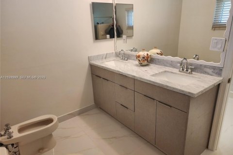 Villa ou maison à louer à Coral Springs, Floride: 5 chambres, 234.86 m2 № 2424813 - photo 18