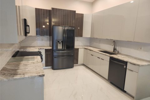 Villa ou maison à louer à Coral Springs, Floride: 5 chambres, 234.86 m2 № 2424813 - photo 8