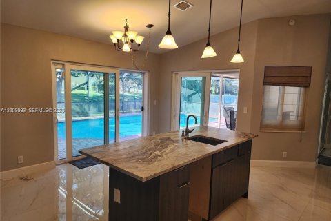 Villa ou maison à louer à Coral Springs, Floride: 5 chambres, 234.86 m2 № 2424813 - photo 10
