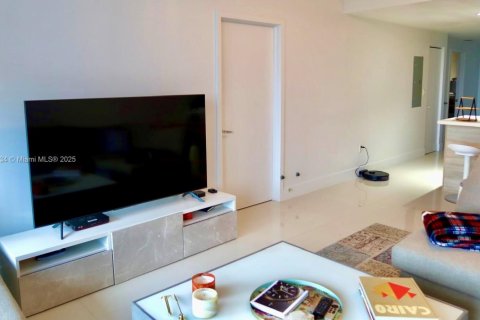 Condo in North Miami Beach, Florida, 2 bedrooms  № 1764847 - photo 17