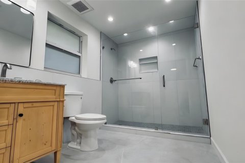 Apartamento en alquiler en Miami, Florida, 2 dormitorios, 74.32 m2 № 2056657 - foto 12