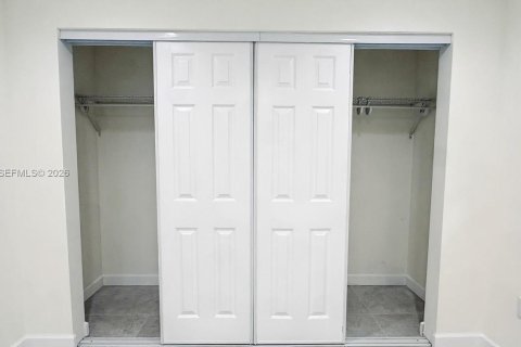 Apartamento en alquiler en Miami, Florida, 2 dormitorios, 74.32 m2 № 2056657 - foto 17