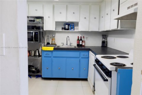 Condominio en venta en Miami Beach, Florida, 2 dormitorios, 95.78 m2 № 1698511 - foto 14