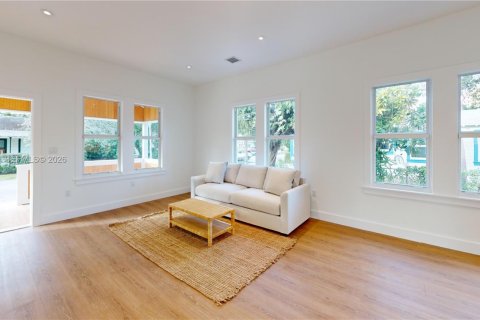 Casa en venta en Coral Gables, Florida, 2 dormitorios № 2003151 - foto 4